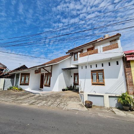 Brb Guesthouse Banyuwangi  Ngoại thất bức ảnh